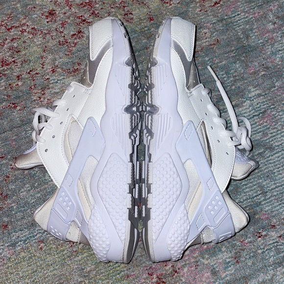 Like NEW! Women’s Nike Air Huarache Run - Size 9 ☑️ - Picture 3 of 9